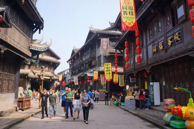 这个是什么肉肉，开花后要修剪吗