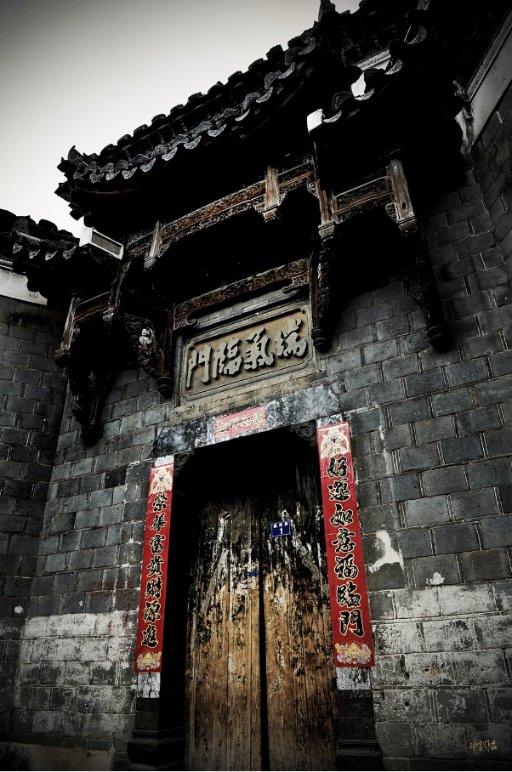 凤凰机场分局查获多起冒用他人身份证乘机案